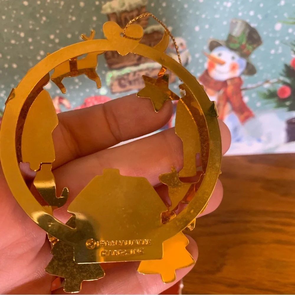 🎄3/15🎄Hallmark Ornament “Glowing Wreath” Brass Ornament 1988